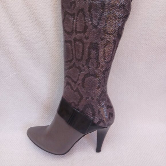 Embossed tall leather boots with 4" heel - Picture 6 of 8